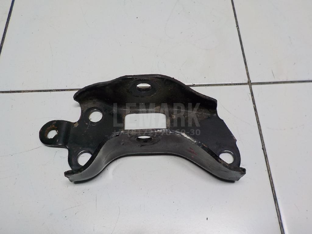 Кронштейн заднего рычага 4872742010 Toyota
