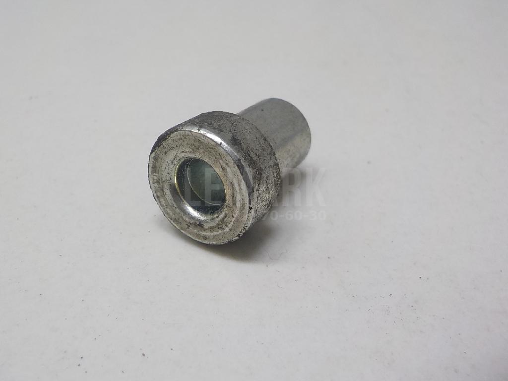 Втулка (кузов внутри) 52408ED500 Nissan