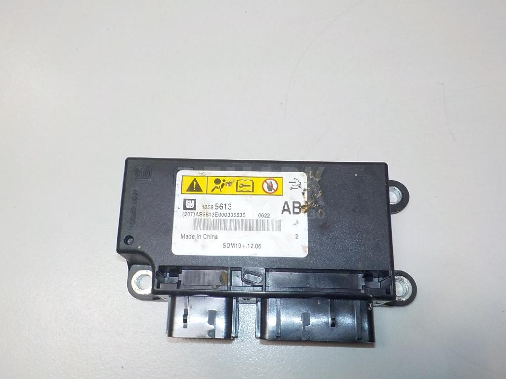 Блок управления AIR BAG 13585613 GM