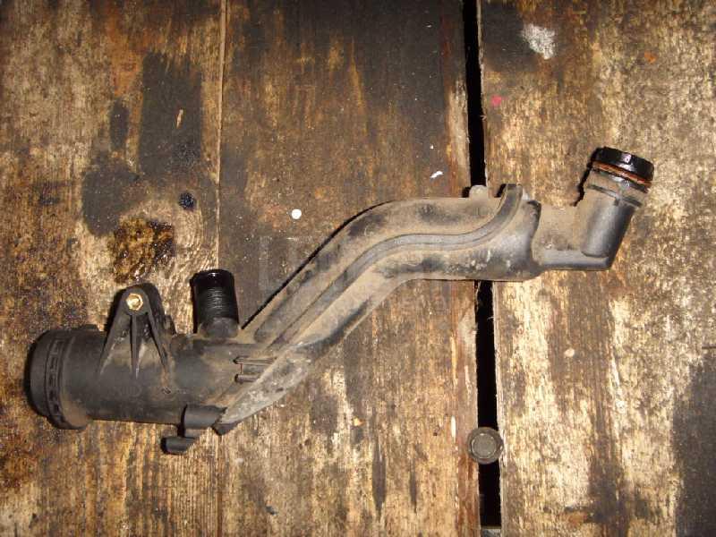 Горловина маслозаливная 1364853 Ford