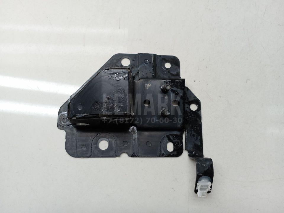 Кронштейн усилителя заднего бампера левый 85211JG01A Nissan