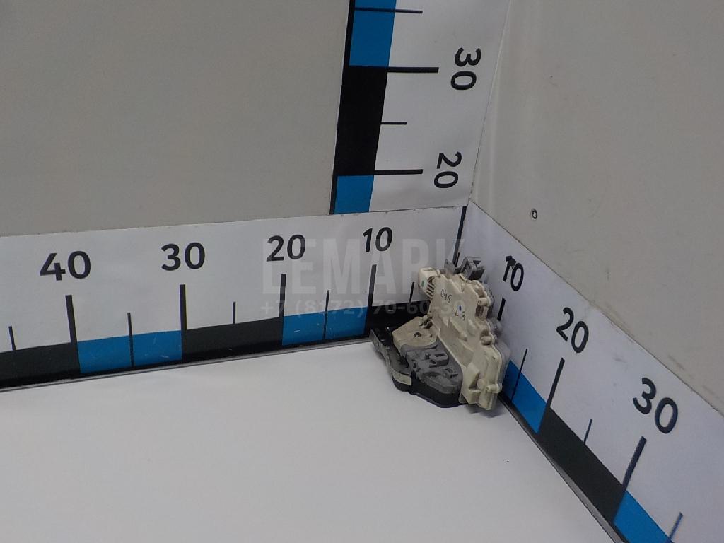 Замок двери задней левой 8K0839015 VAG