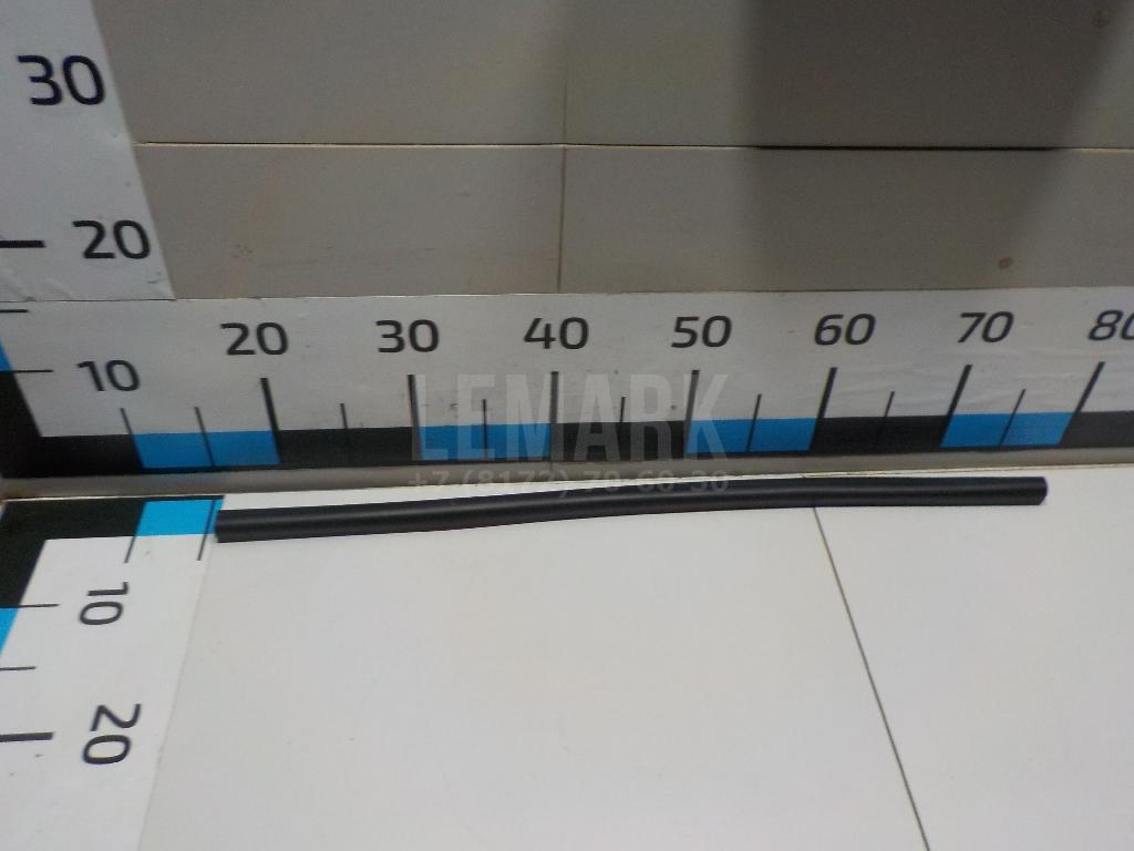 Уплотнитель капота 86437D3000 Hyundai-Kia