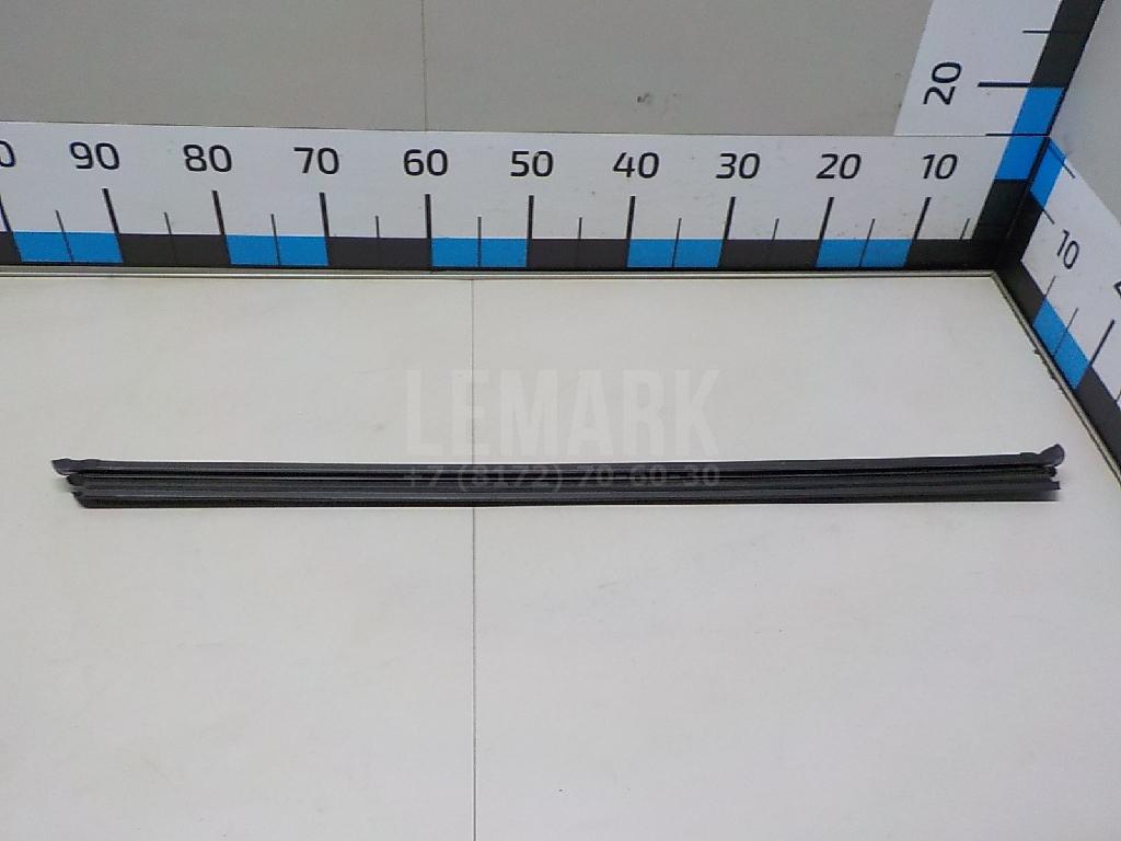 Уплотнитель двери 5G4837479B VAG