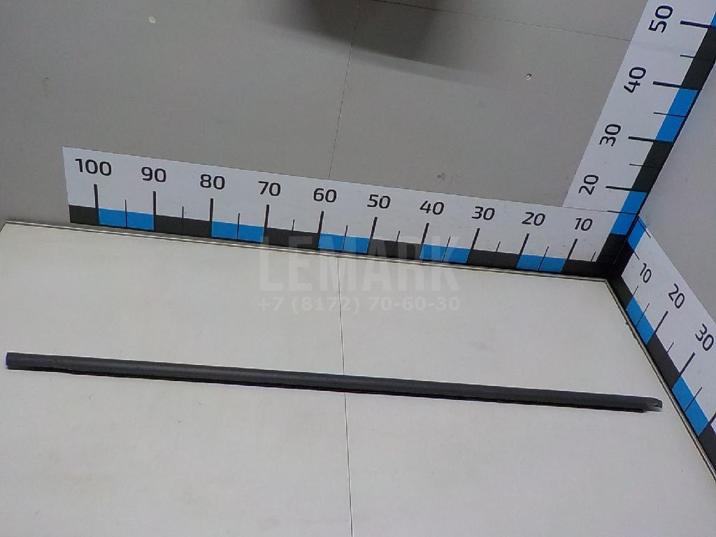 Накладка стекла заднего правого 5G6839478D5AP VAG