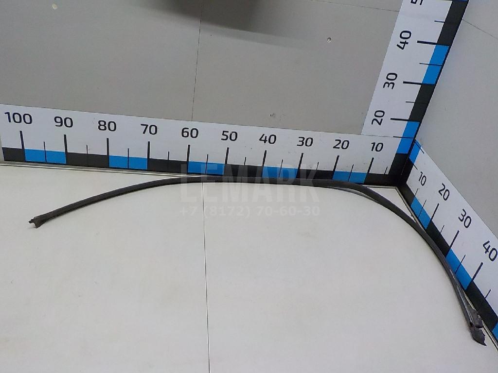 Уплотнитель двери 5G6839700D VAG