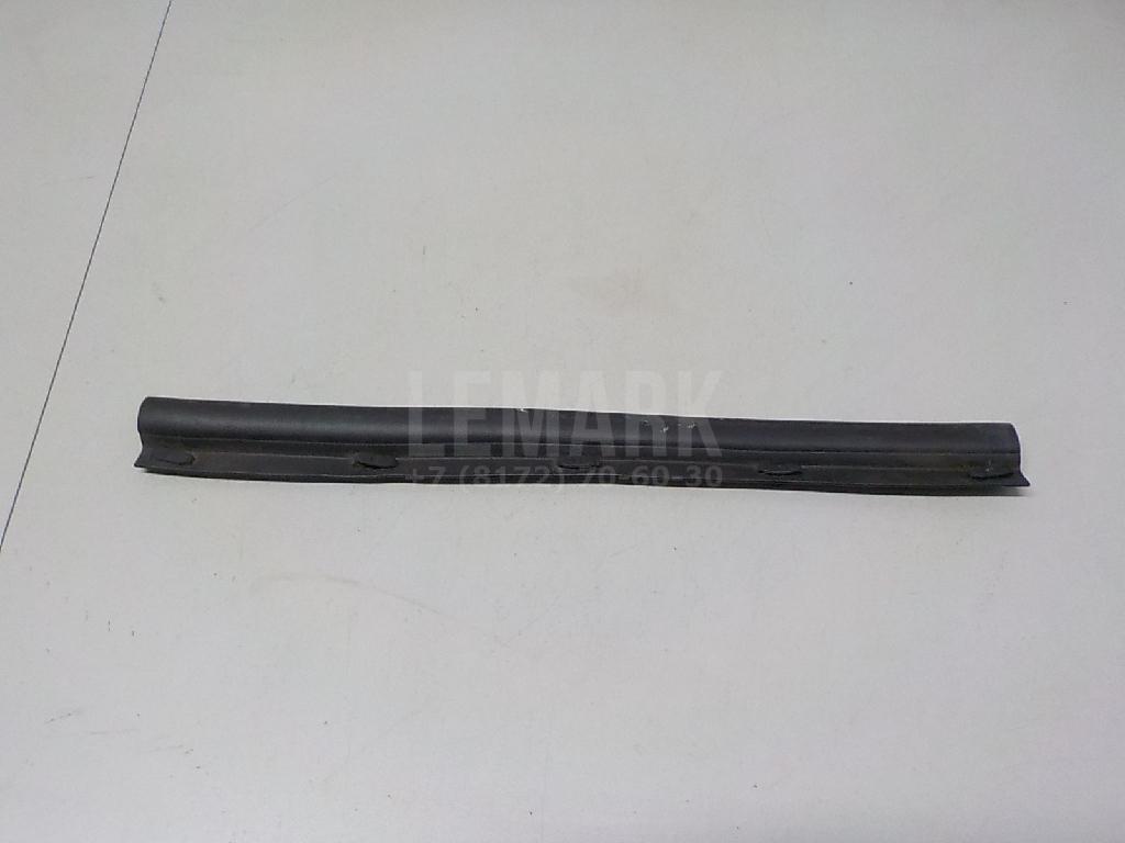 Уплотнитель капота 5G0823709A VAG