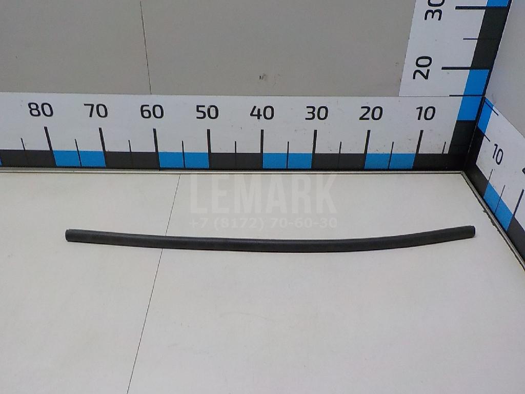 Уплотнитель капота 5G0823707 VAG