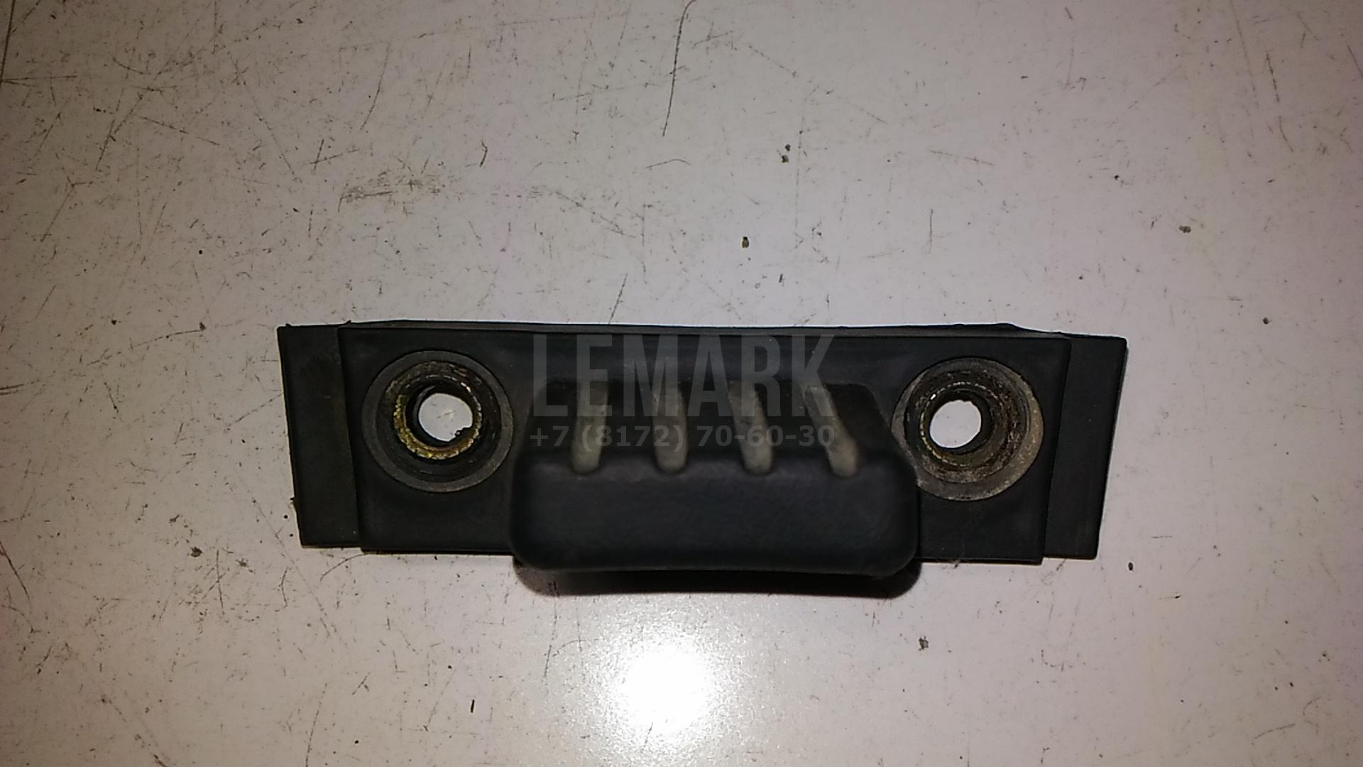 Отбойник крышки багажника 817392E000 Hyundai-Kia
