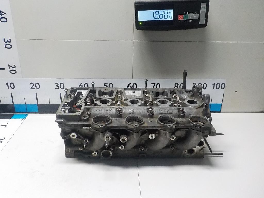 Головка блока 1683822 Ford