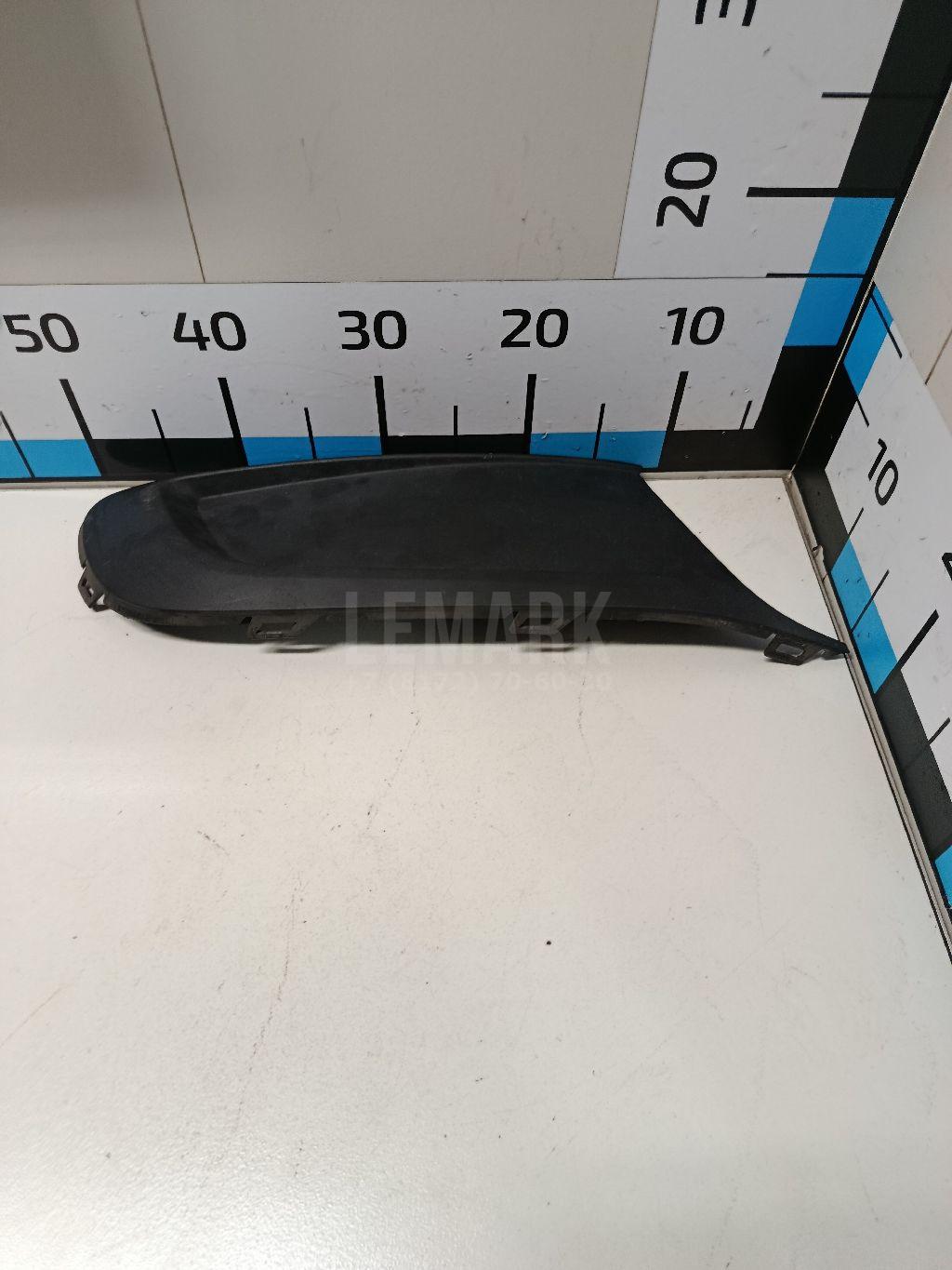 Решетка в бампер правая 2K58536669B9 VAG