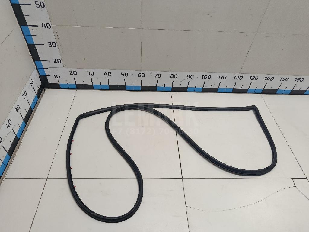 Уплотнитель двери 821402W000 Hyundai-Kia