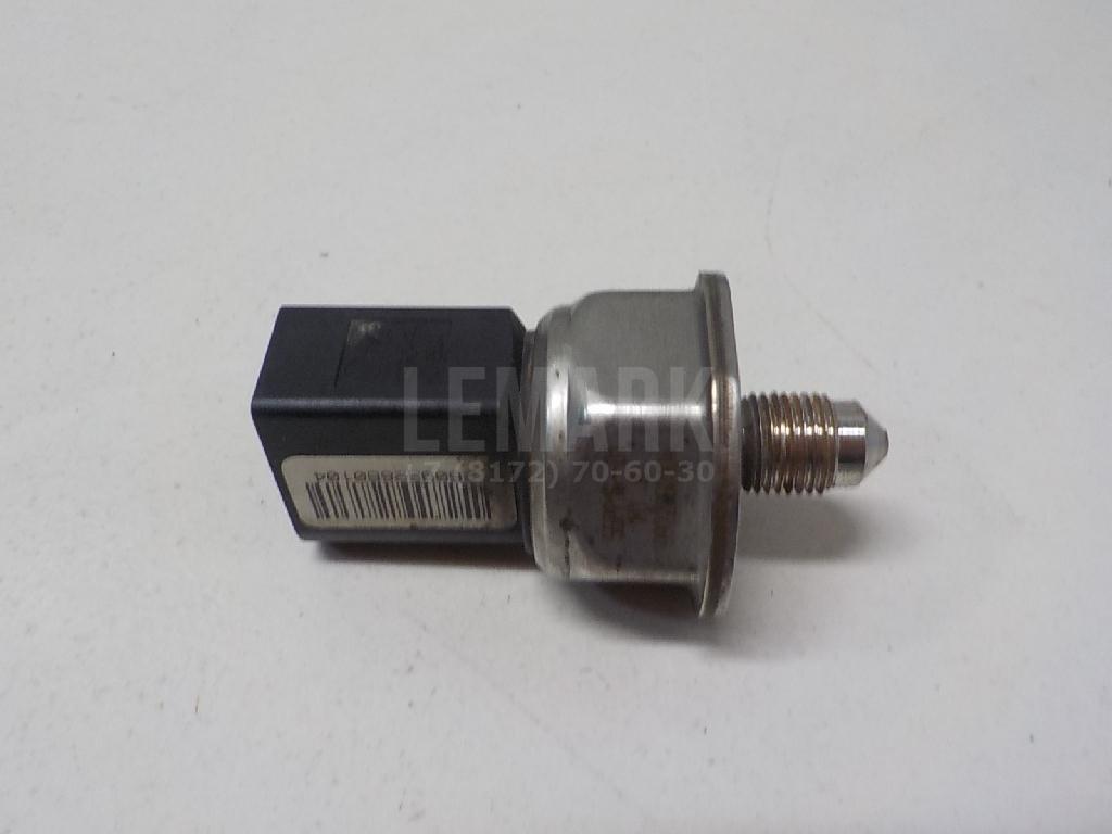 Датчик давления топлива 06H906051A VAG