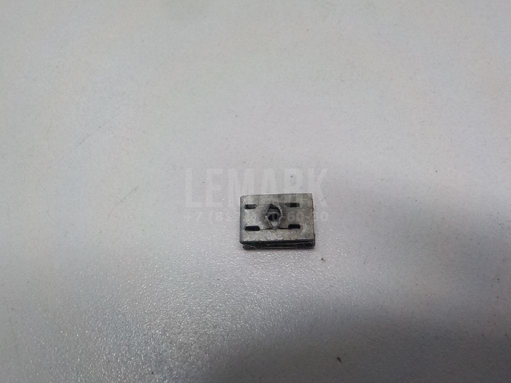 Скоба крепежная N90959101 VAG