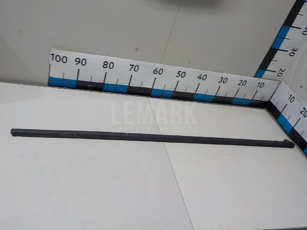 Накладка стекла переднего правого 5JA837478A VAG