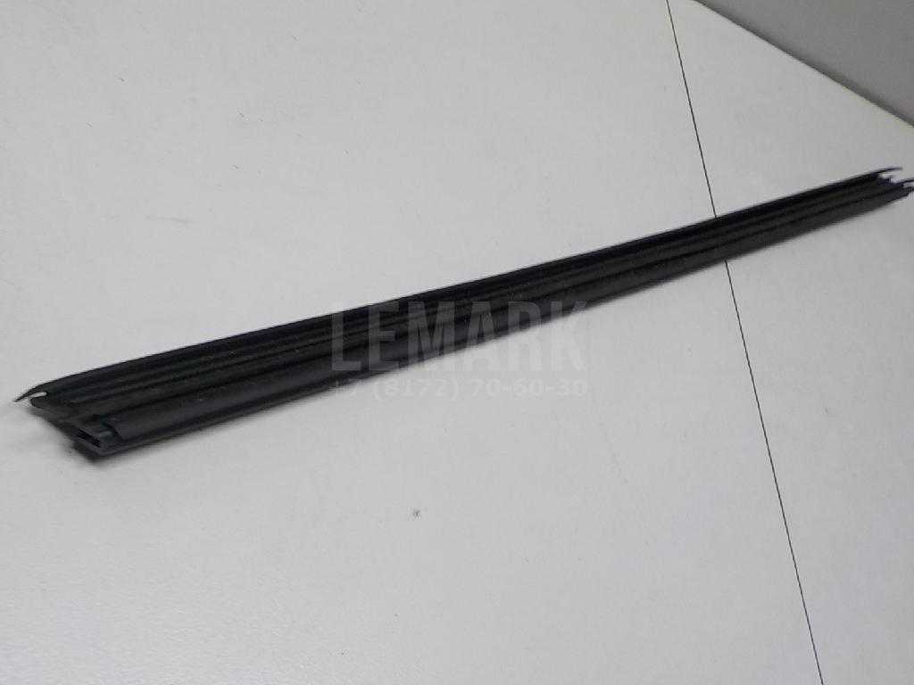Накладка стекла переднего правого для  BMW 5-serie E34 1988-1995