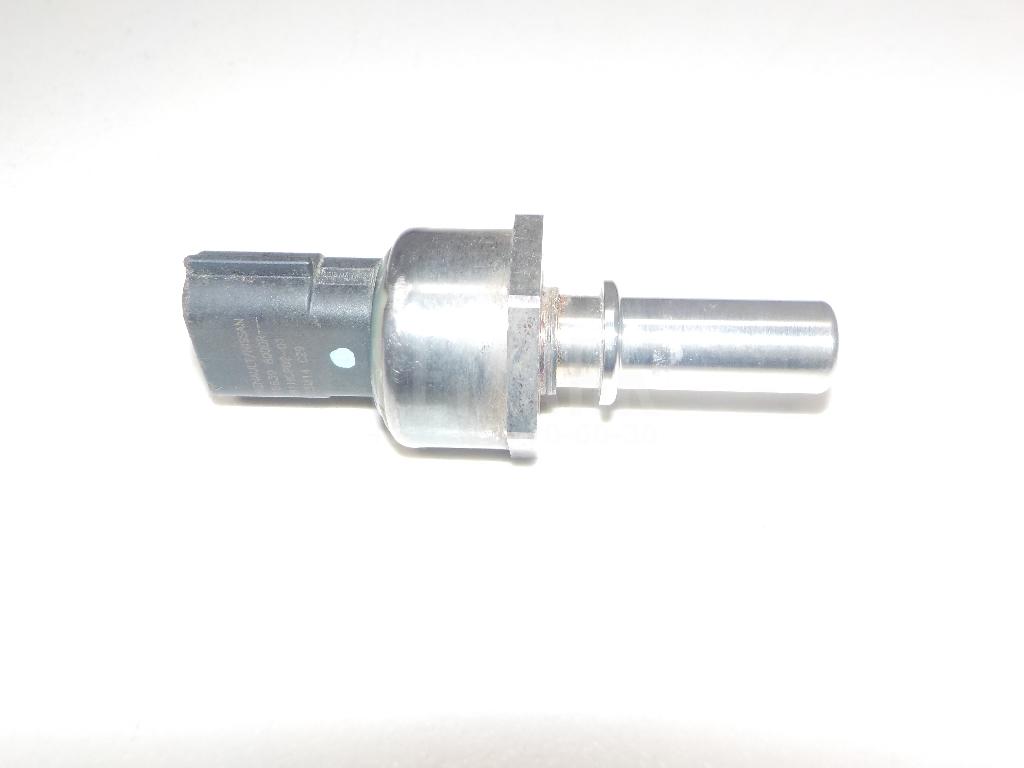 Датчик давления топлива 1663900Q0A Nissan