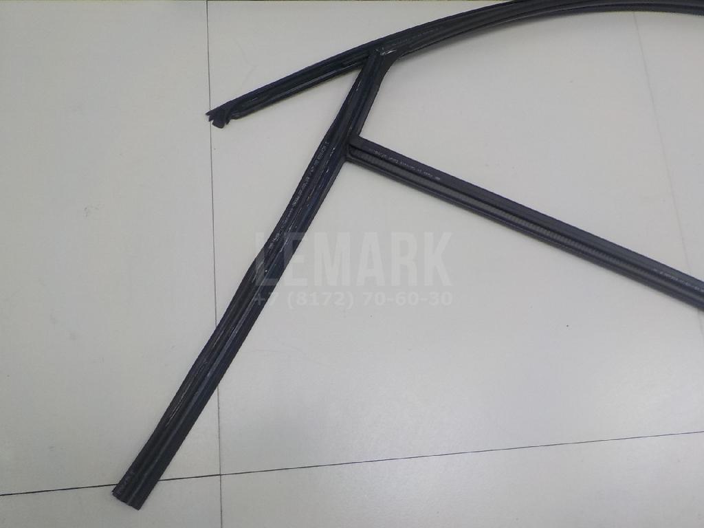 Уплотнитель стекла двери для  BMW X5 F15/F85 2013-2018