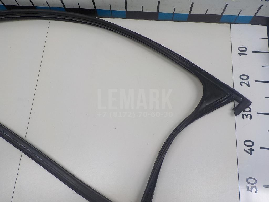 Уплотнитель стекла двери для  BMW X5 F15/F85 2013-2018