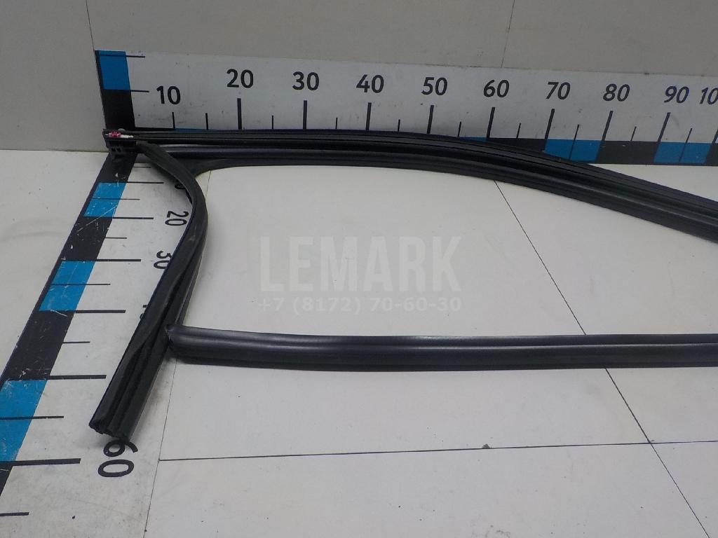 Уплотнитель стекла двери для  BMW X5 F15/F85 2013-2018
