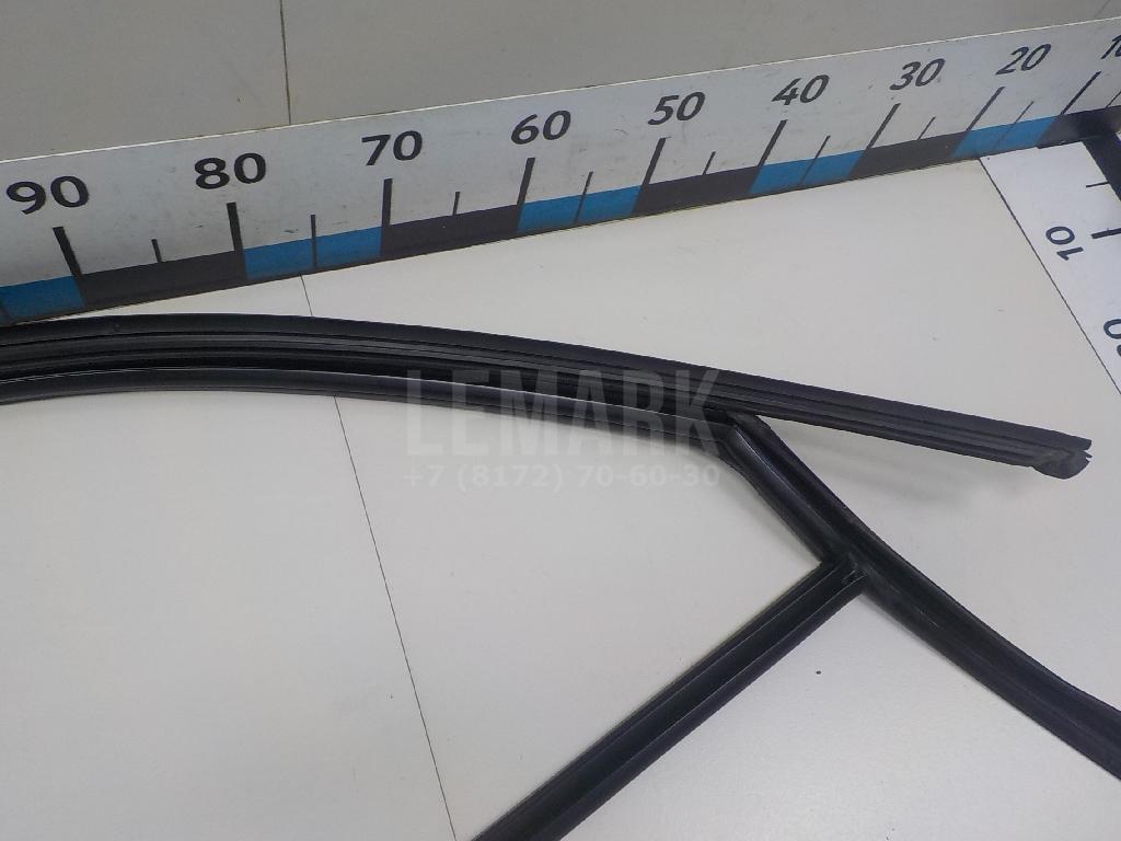 Уплотнитель стекла двери для  BMW X5 F15/F85 2013-2018