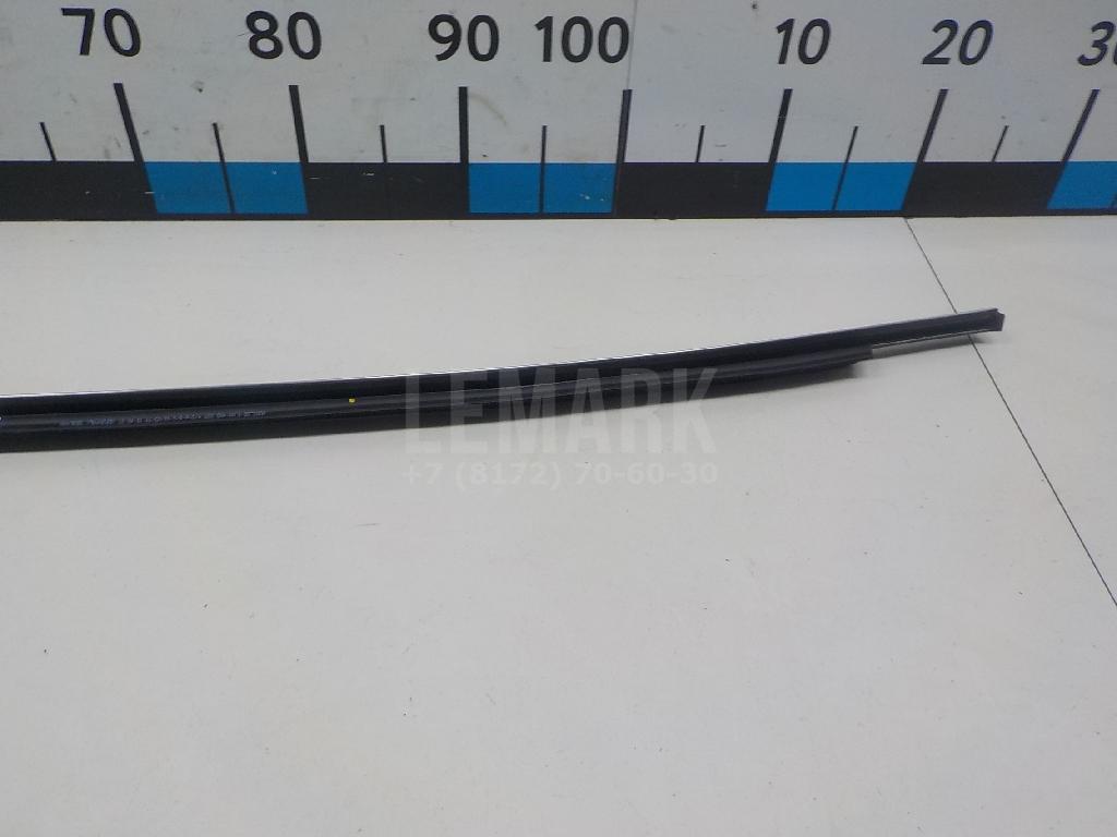 Накладка стекла заднего правого для  BMW 1-serie E82/E88 2007-2013