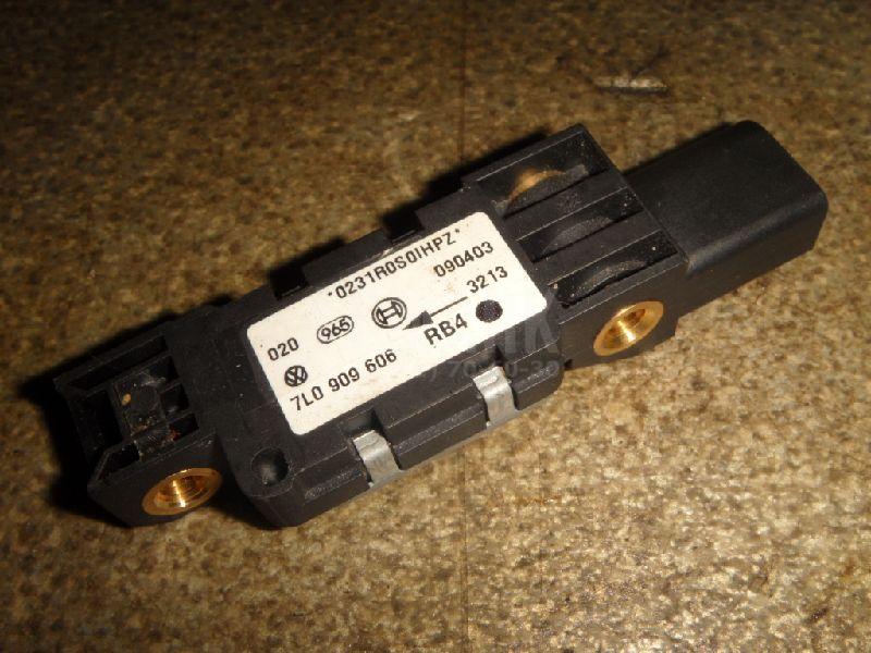 Датчик AIR BAG 7L0909606 VAG