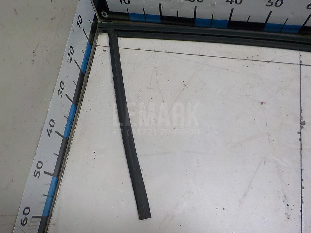 Уплотнитель стекла двери для  BMW Z4 E85/E86 2002-2008