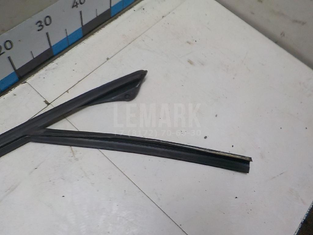 Уплотнитель стекла двери для  BMW Z4 E85/E86 2002-2008