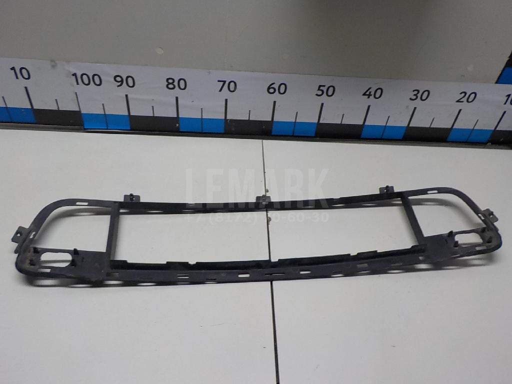Решетка в бампер центральная для  BMW X3 E83 2004-2010