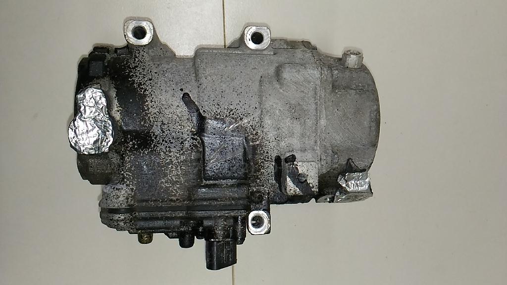Компрессор кондиционера 8837033030 Toyota