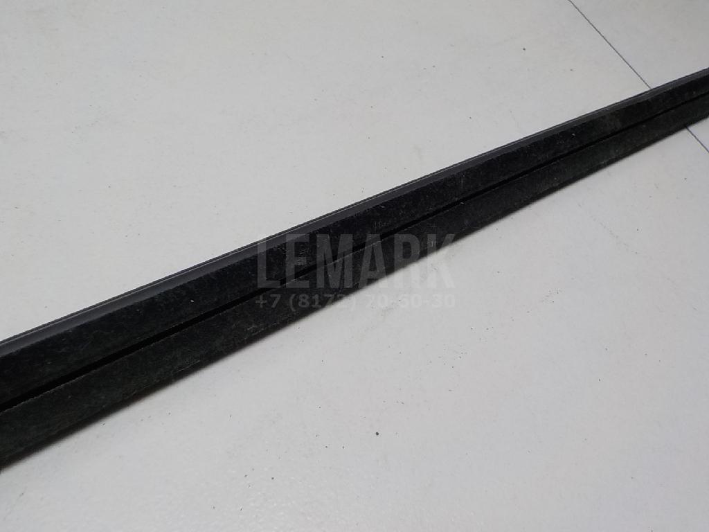 Накладка стекла переднего правого для  BMW X1 F48 2014-2022