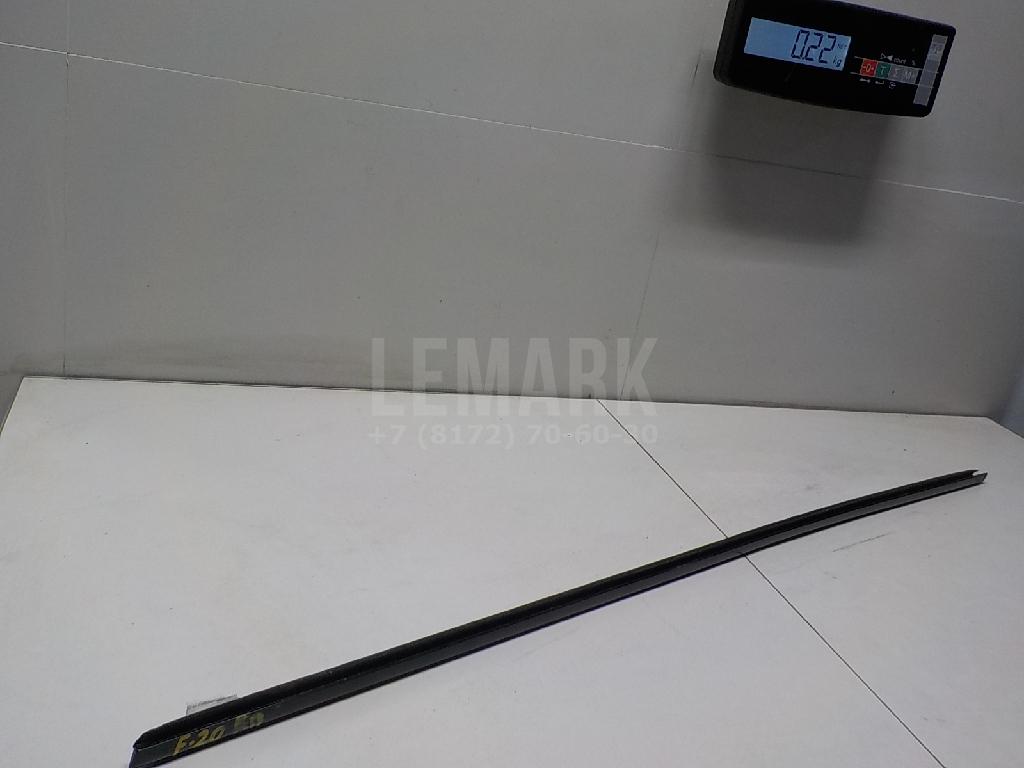 Накладка стекла переднего правого для  BMW X1 F48 2014-2022