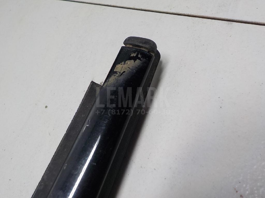 Накладка стекла переднего правого для  BMW X1 F48 2014-2022