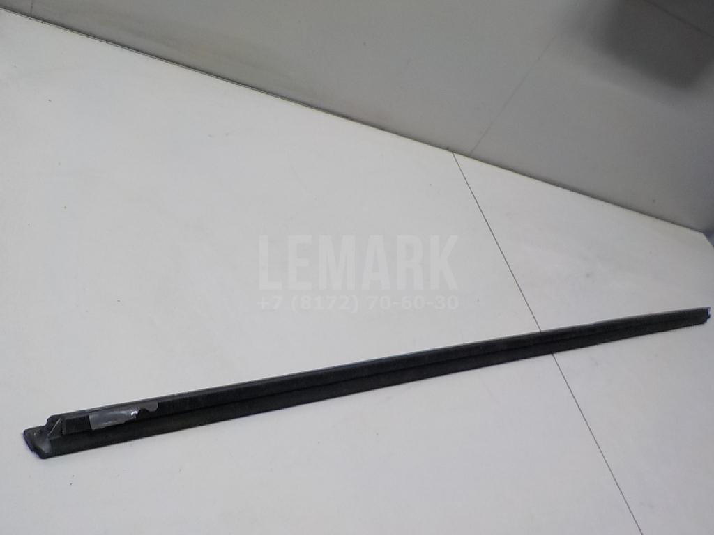 Накладка стекла переднего правого для  BMW X1 F48 2014-2022