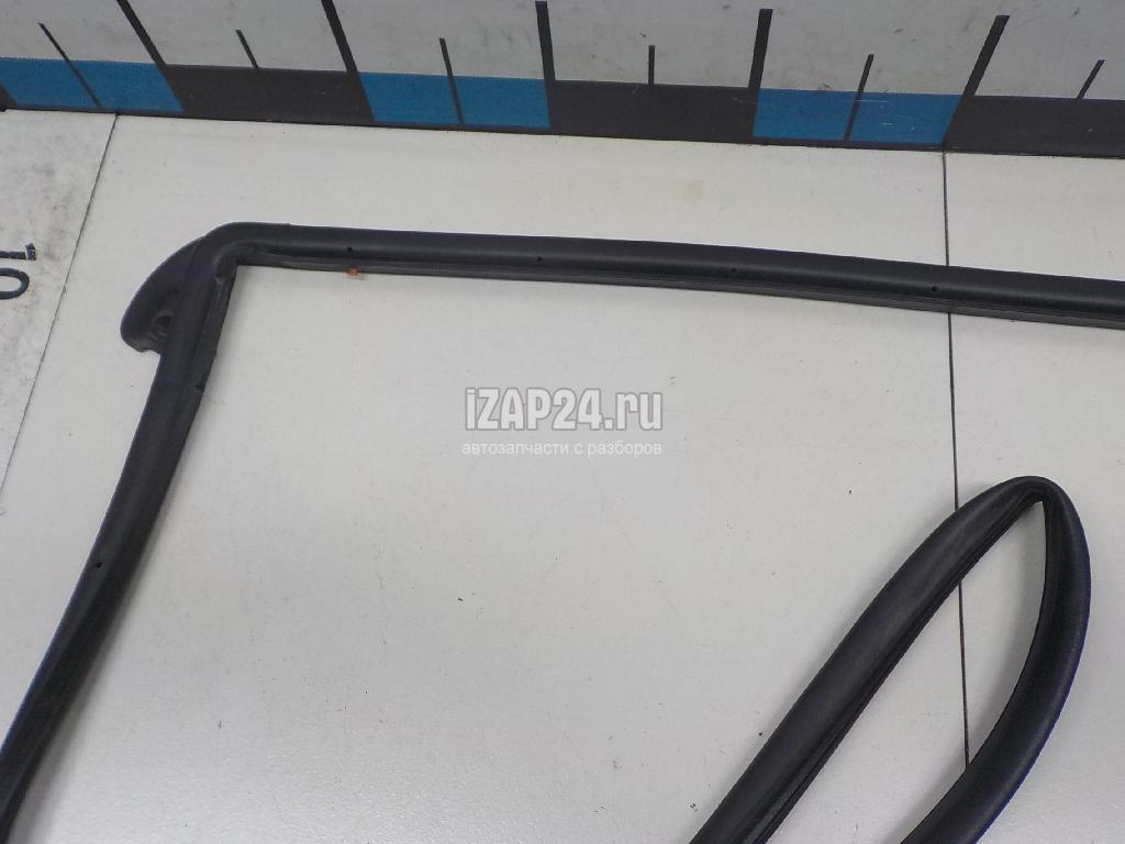 831303U000 Уплотнитель двери Hyundai-Kia Sportage (2010 - 2015) купить бу в  Санкт-Петербурге по цене 1820 руб. Z22316496 - iZAP24