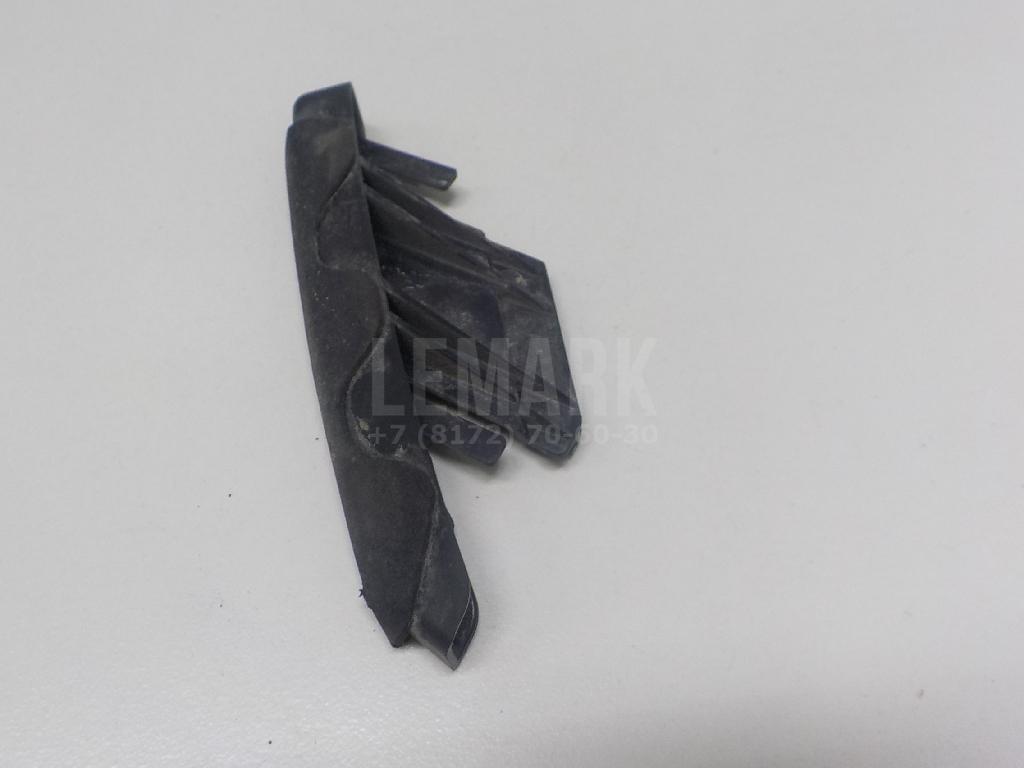 Кронштейн фар правый 63122JD00A Nissan