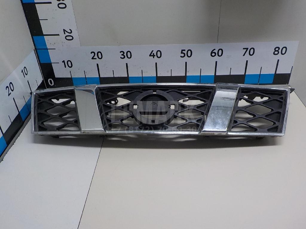 Решетка радиатора 62310JG50A Nissan