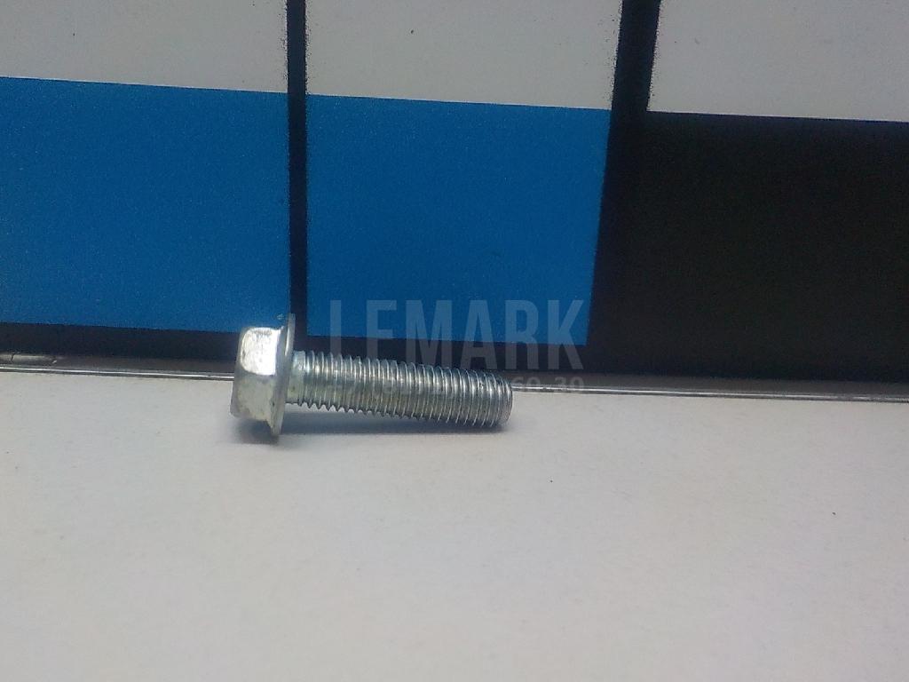 Болт 90015AA101 Toyota