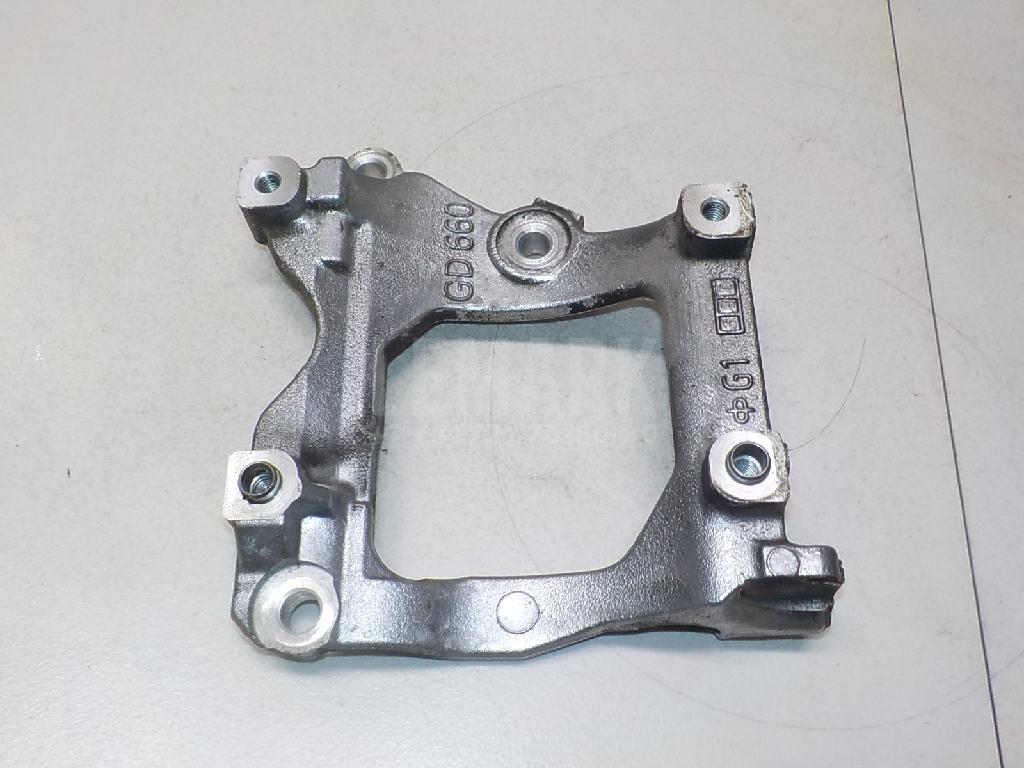 Кронштейн кондиционера 8843160330 Toyota