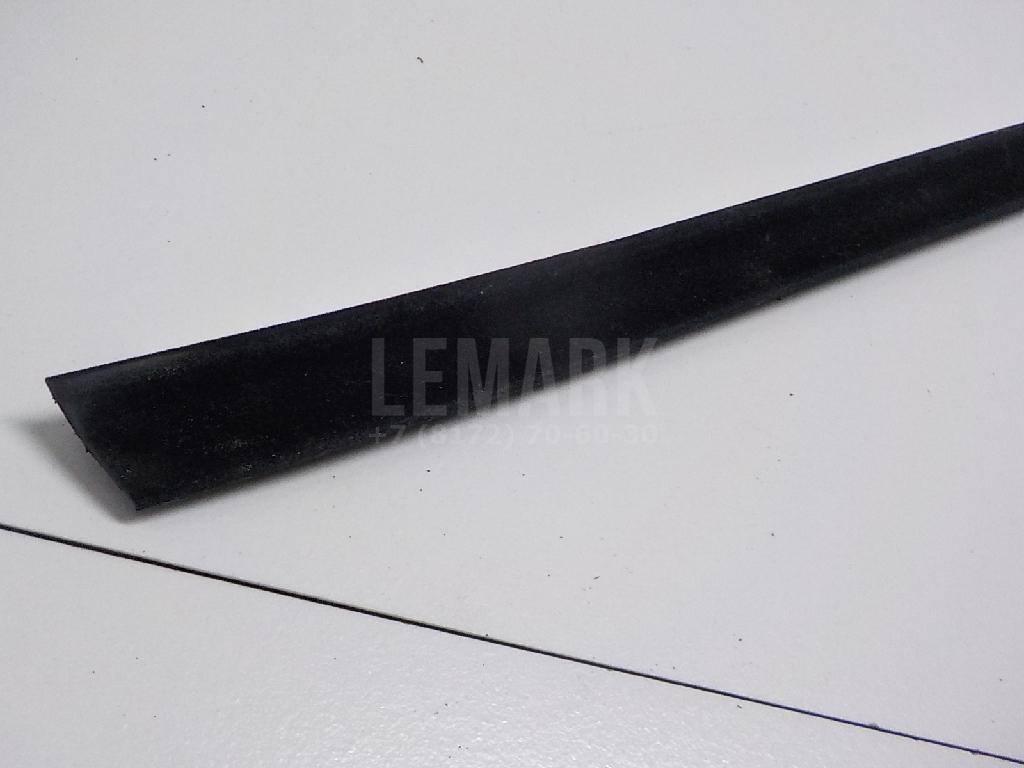 Накладка стекла переднего правого для  BMW X3 E83 2004-2010