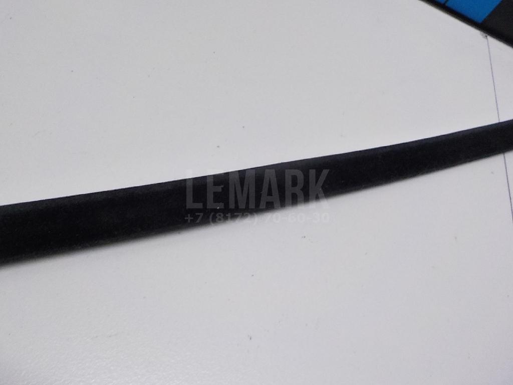 Накладка стекла переднего правого для  BMW X3 E83 2004-2010