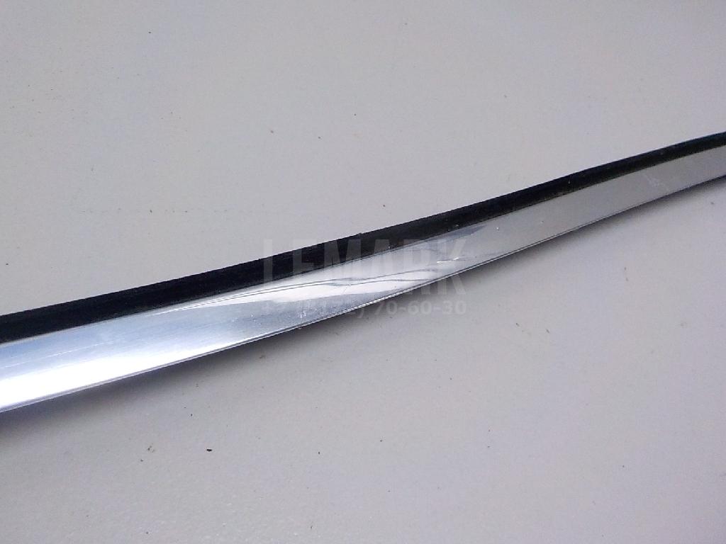 Накладка стекла переднего правого для  BMW X3 E83 2004-2010