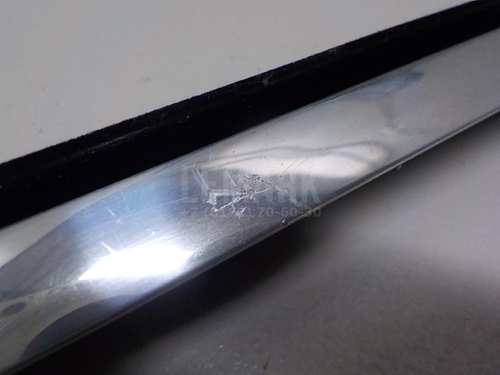 Накладка стекла переднего правого для  BMW X3 E83 2004-2010