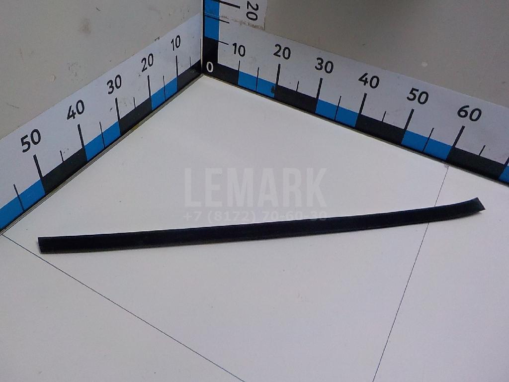 Накладка стекла переднего правого для  BMW X3 E83 2004-2010