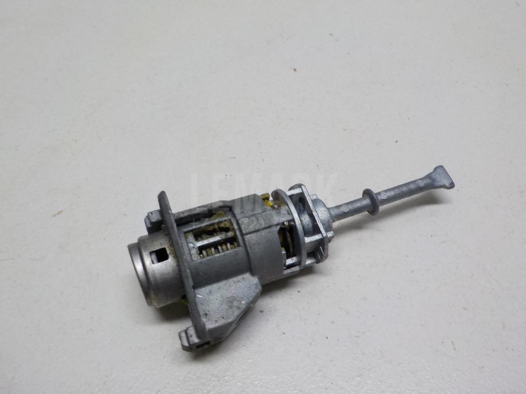 Вставка замка двери прав. 819803UA00 Hyundai-Kia