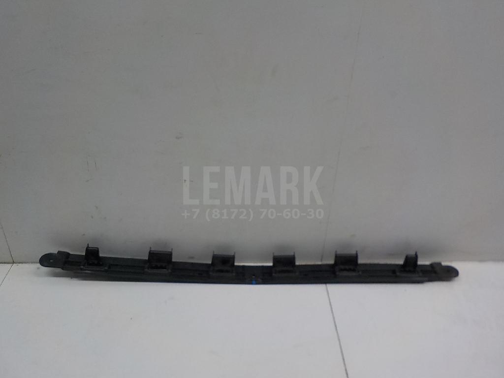 Направляющая заднего бампера для  BMW 1-serie E87/E81 2004-2011