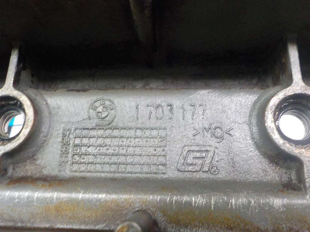 Крышка головки блока (клапанная) для  BMW 5-serie G30/G31/F90 2017-2023