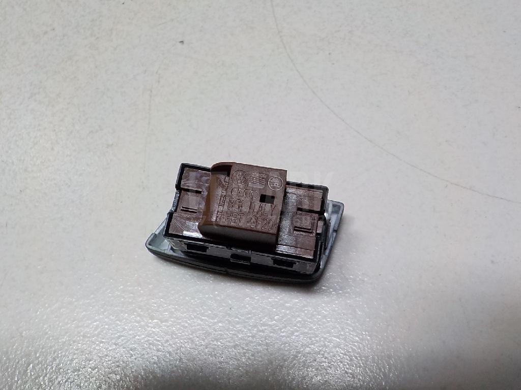Кнопка центрального замка для  BMW X5 G05 2018