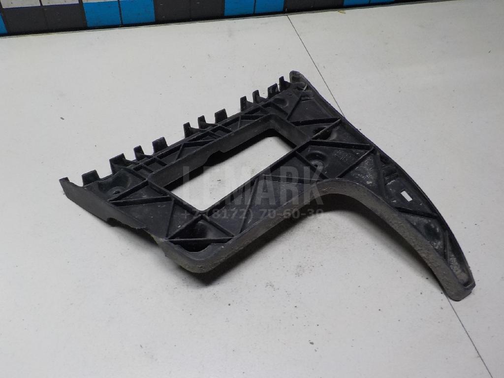 Направляющая заднего бампера правая для  Aurus